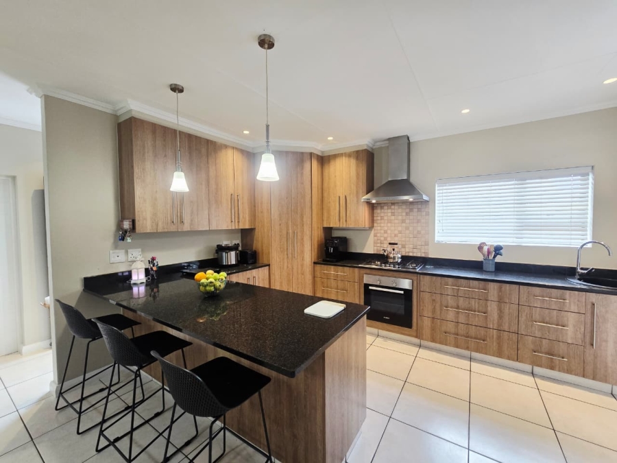 3 Bedroom Property for Sale in Earls Court Lifestyle Estate Western Cape